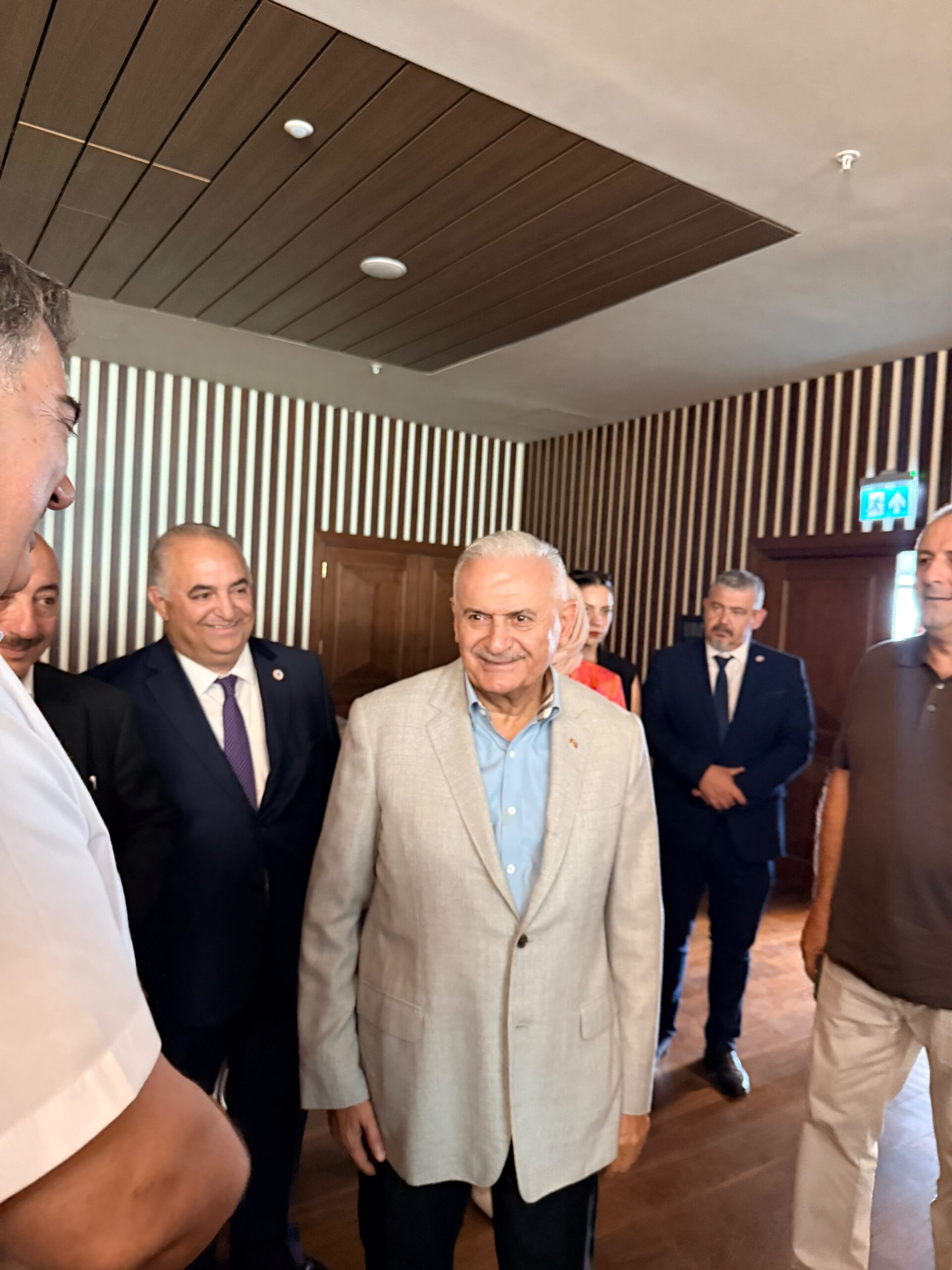E. Başbakan Binali Yıldırım’ı TİMBİR heyeti karşıladı