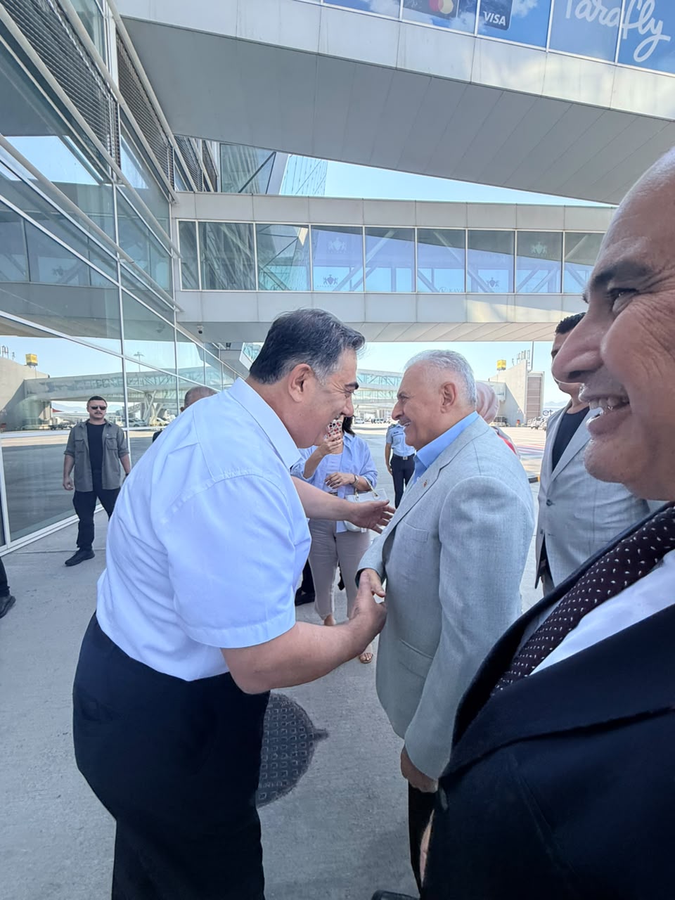 E. Başbakan Binali Yıldırım’ı TİMBİR heyeti karşıladı