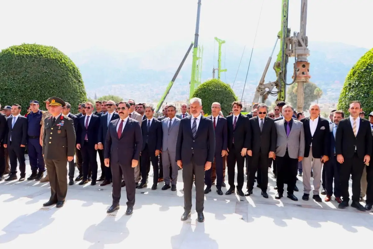 Hatay'da 87. yıl coşkusu