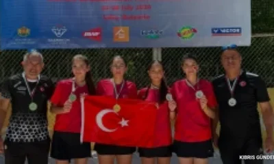 Türkiye AirBadminton Takımları Sofya'da İki Altın Madalya Kazandı