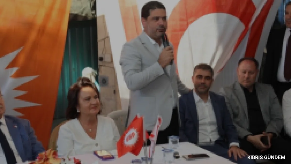 Ahmet Savaşan Lefkoşa seçim çalışmaları için teşkilatı topladı