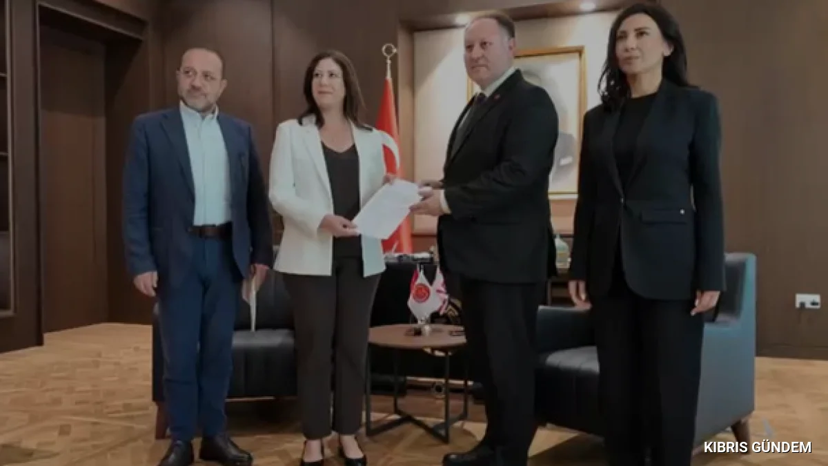 Cumhuriyetçi Türk Partisi Meclisi Olağanüstü Toplantıya Çağırdı