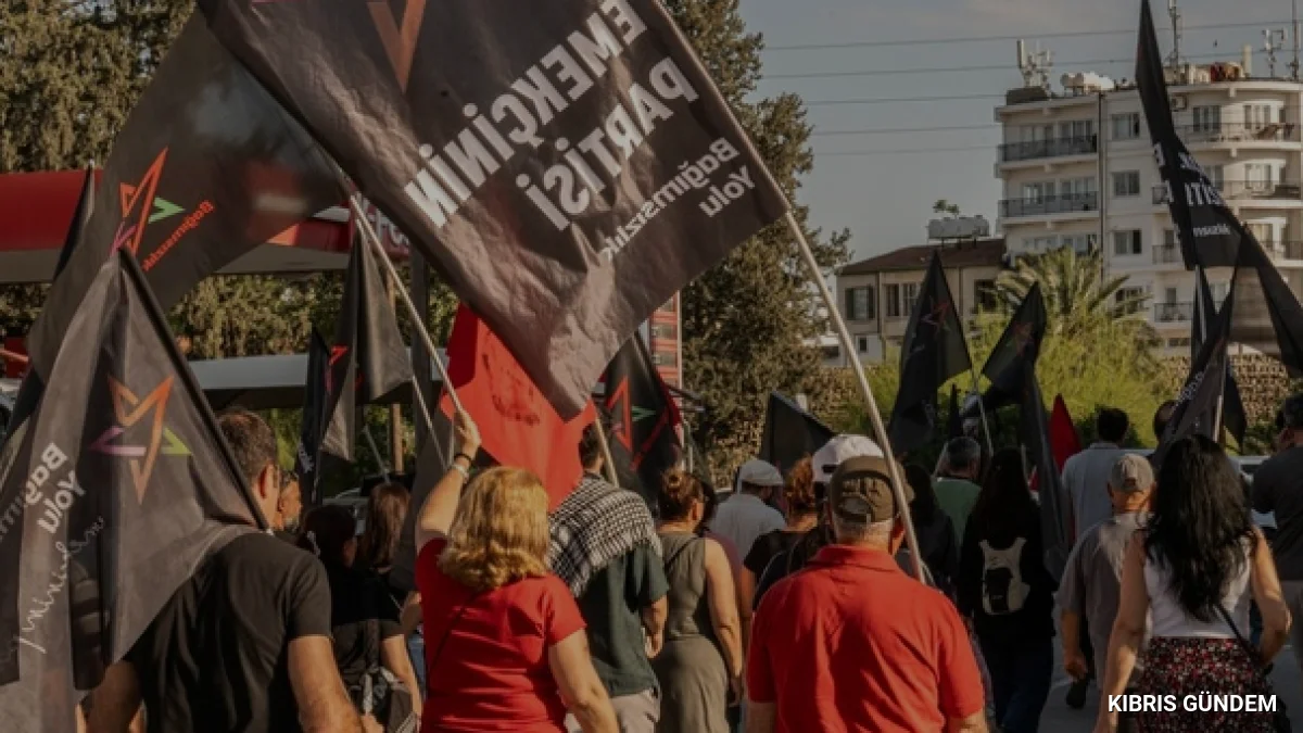 Lefkoşa'da Bağımsız Kıbrıs İçin Yürüyüş Düzenleniyor