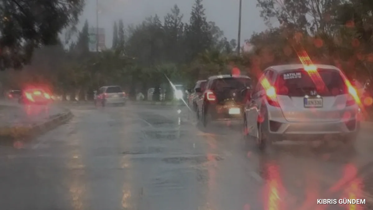 Meteorolojiden Uyarı Bugün Sağanak ve Fırtına Etkili Olacak