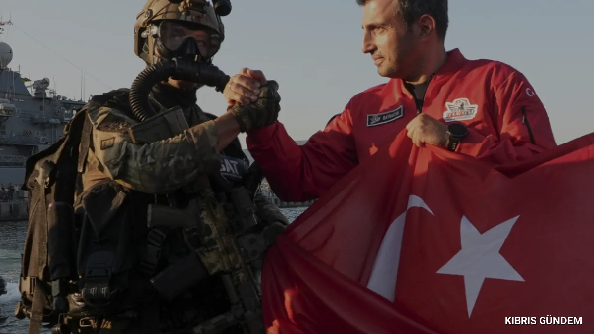 Selçuk Bayraktar Gölcükte SAT ve SAS Komandolarıyla Buluştu