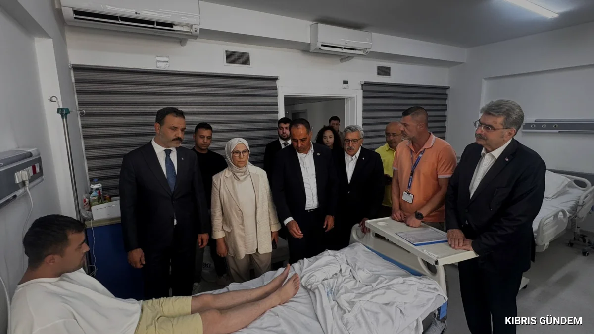 AK Parti Heyeti Girne Açıklarındaki Gemi Kazası Mağdurlarını Ziyaret Etti