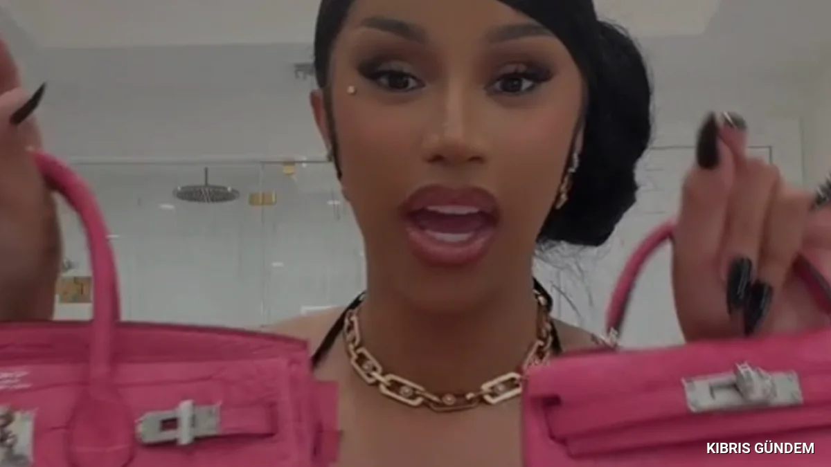 Cardi B 9 Milyon Liralık Çanta Koleksiyonunu Paylaştı