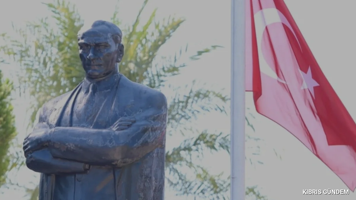 Lefkoşa Atatürk Anıtı'nda 30 Ağustos Zafer Bayramı Töreni