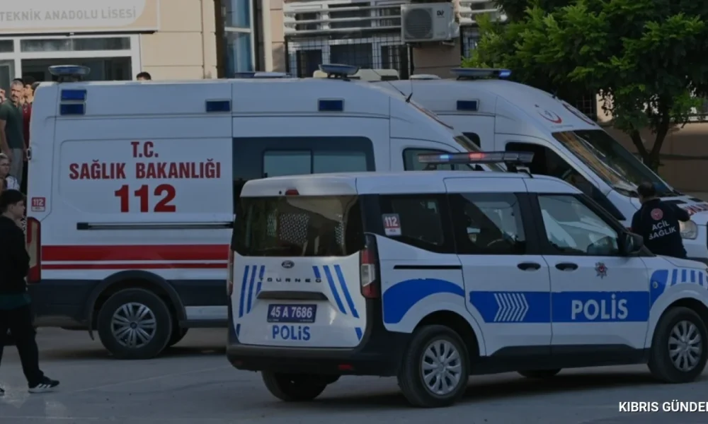 Manisa Turgutlu’da lise önünde silahlı saldırı 10 öğrenci yaralı