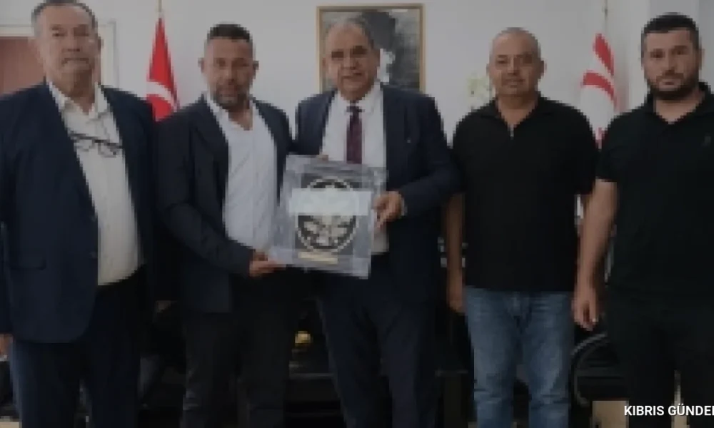 Bakan Sucuoğlu Kıbrıs Türk Çiftçiler Birliği heyetiyle görüştü