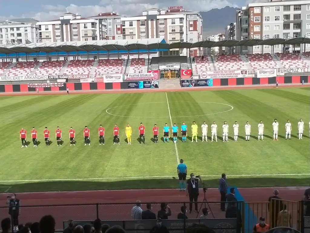 Atatürk Şehir Stadyumu tarihe karışıyor: Yeni stadyum için yıkım süreci başlıyor