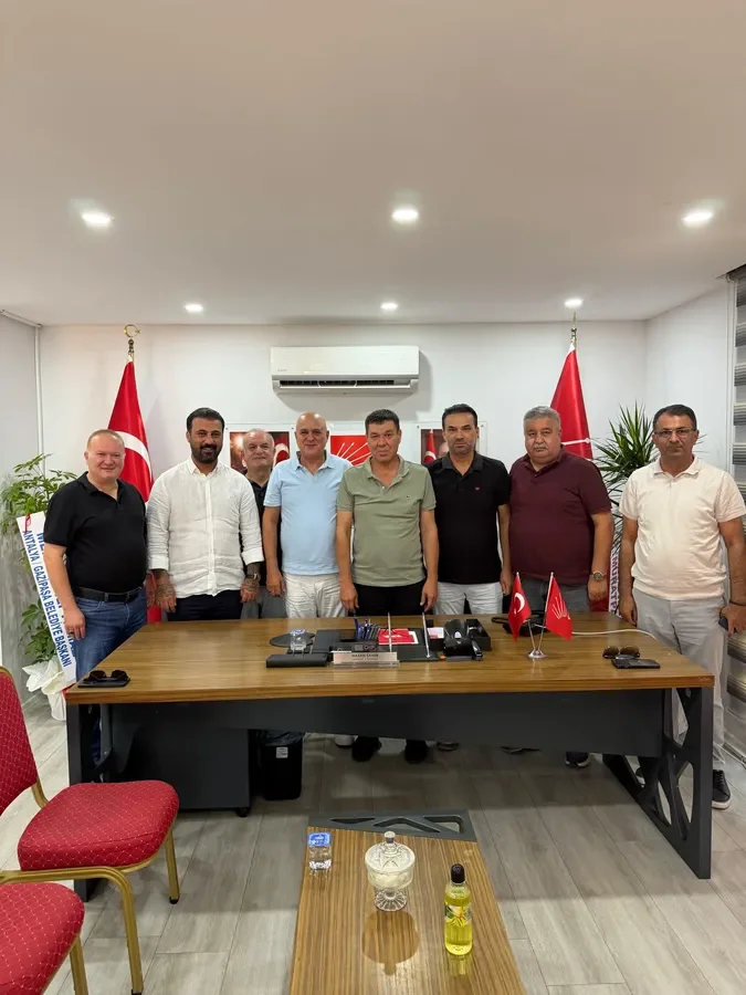 Hasan Şahin: “Sokağın derdi CHP içindeki kavga değil. İnsanların derdi geçim, pazar fiyatları ve ev kirası.”