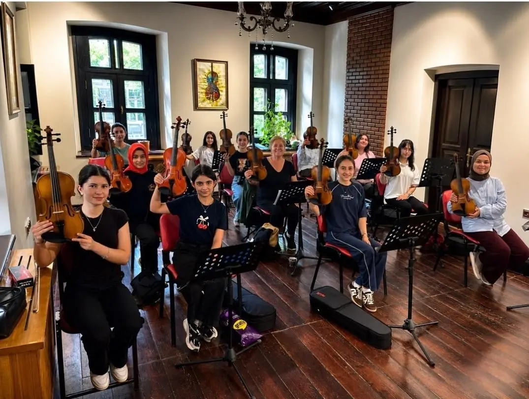Kars Kültür ve Sanatevi geleceğin keman sanatçılarını yetiştiriyor