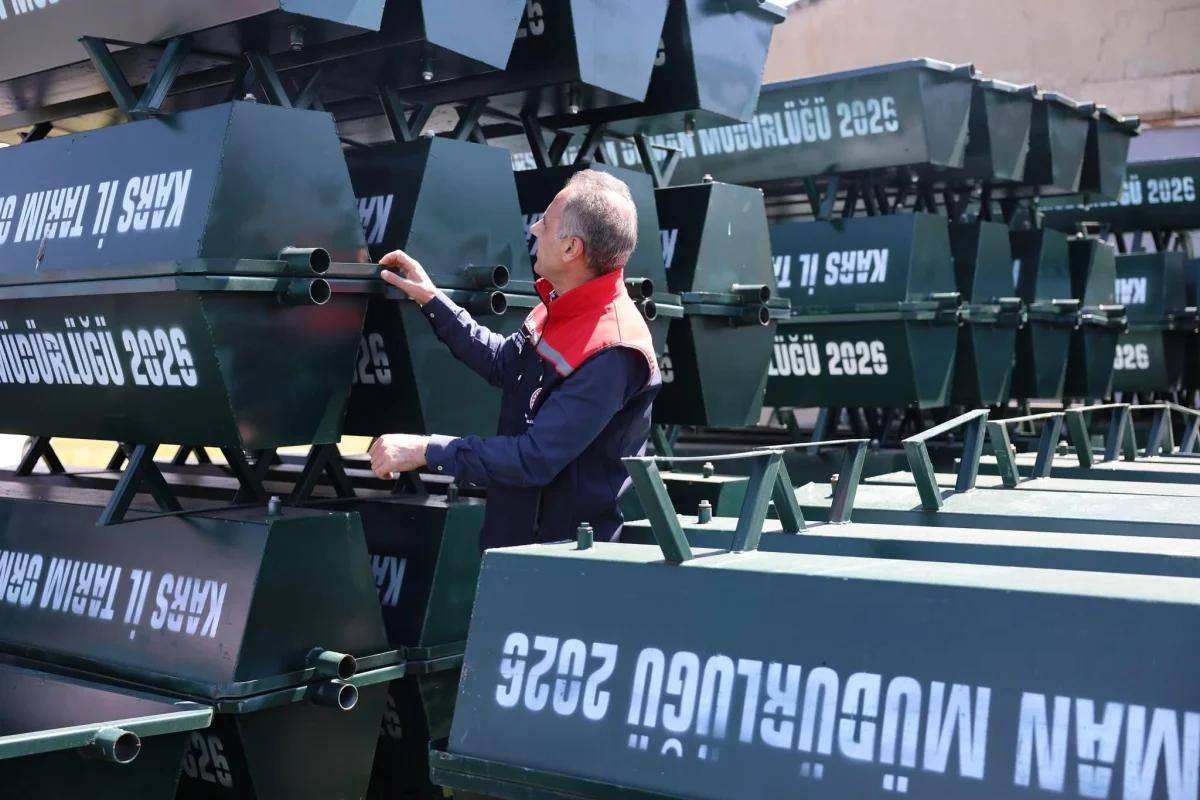 Kars'ta hayvan içme suyu sıvatlarının dağıtımına başlandı