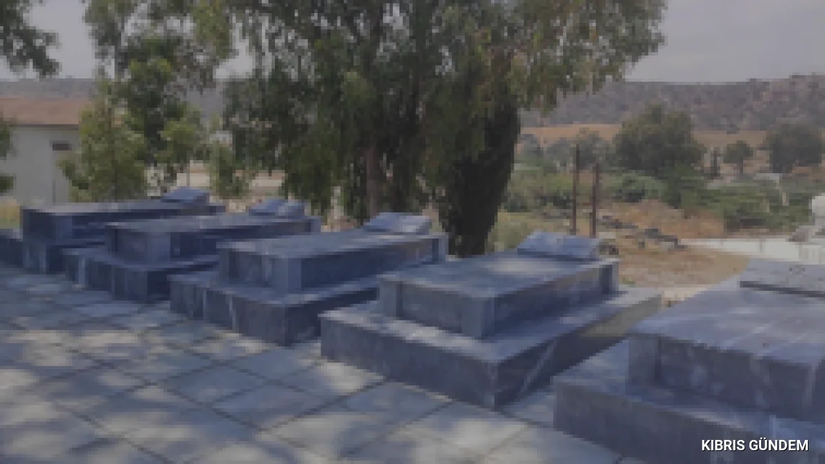 Kıbrıs genelindeki mezarlıklarda restorasyon çalışmaları sürüyor