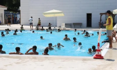 Şanlıurfa Büyükşehir'in yüzme havuzları çocukların yüzünü güldürüyor