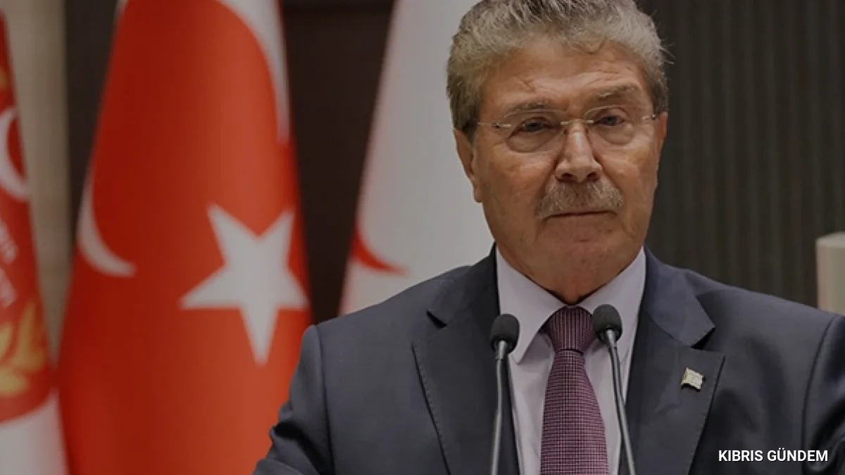 Ünal Üstel Hakan Fidanın Kıbrıs Konusundaki Duruşunu Destekledi
