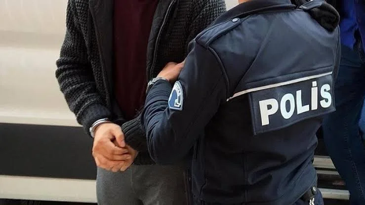 Uşak Belediyesi'ne operasyon: 17 kişi gözaltında