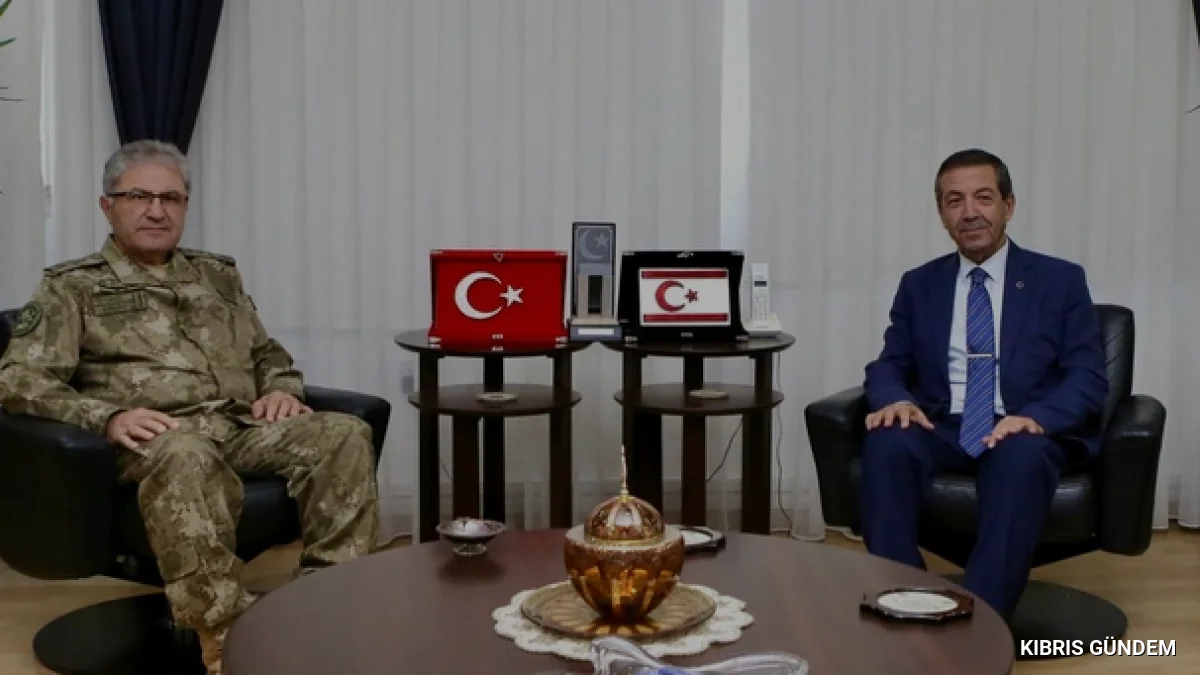Bakan Ertuğruloğlu Kara Kuvvetleri Komutanı Tokel ile görüştü