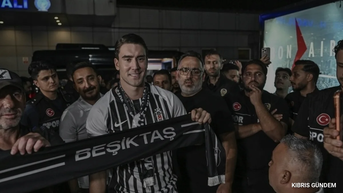 Beşiktaşın Yeni Transferi Dusan Vlahovic İstanbulda