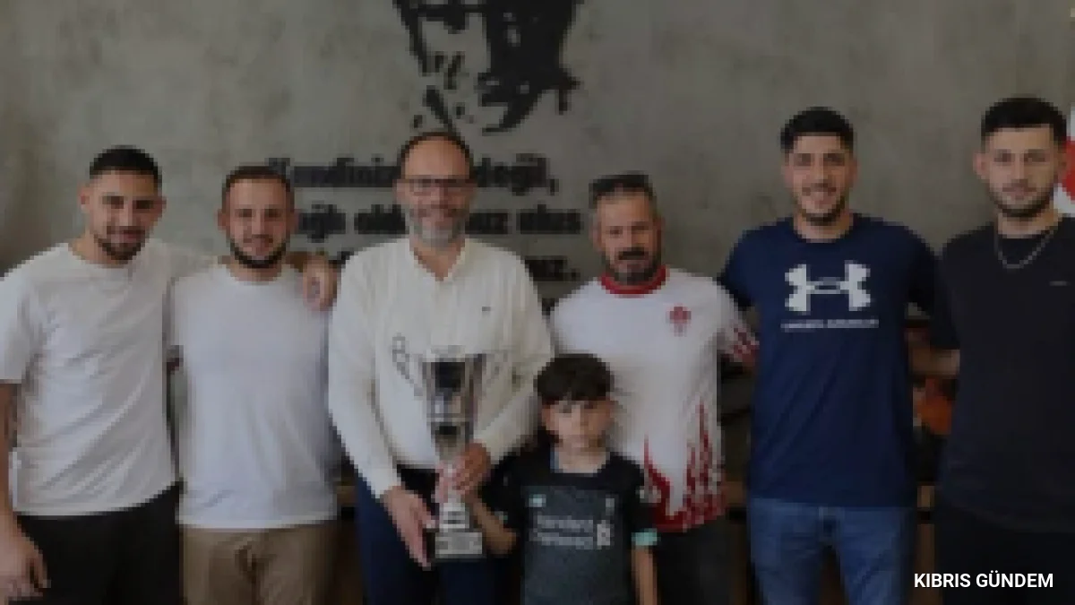 Boğaziçi Spor Kulübünden İskele Belediyesine Kupa Ziyareti