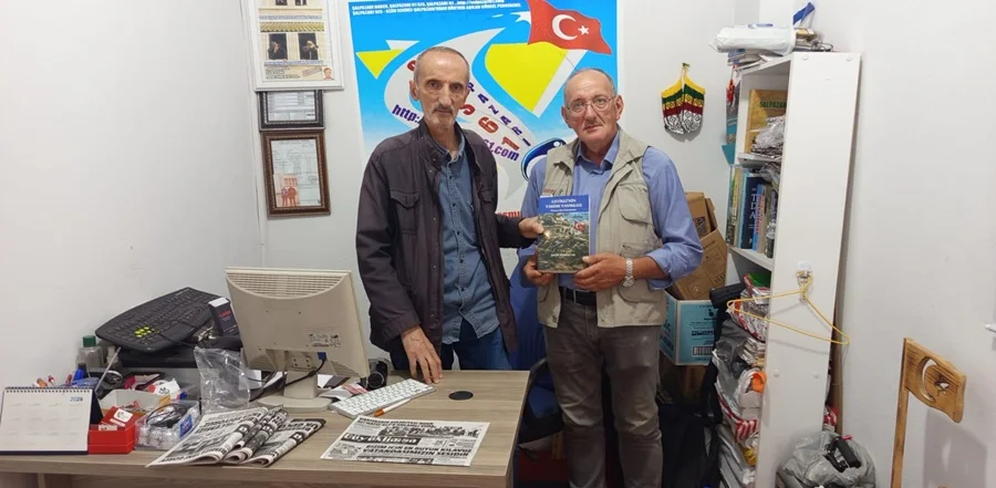 Gazeteci-Yazar Kamil Bayraktar'ın 23 yıllık emeği kitap oldu