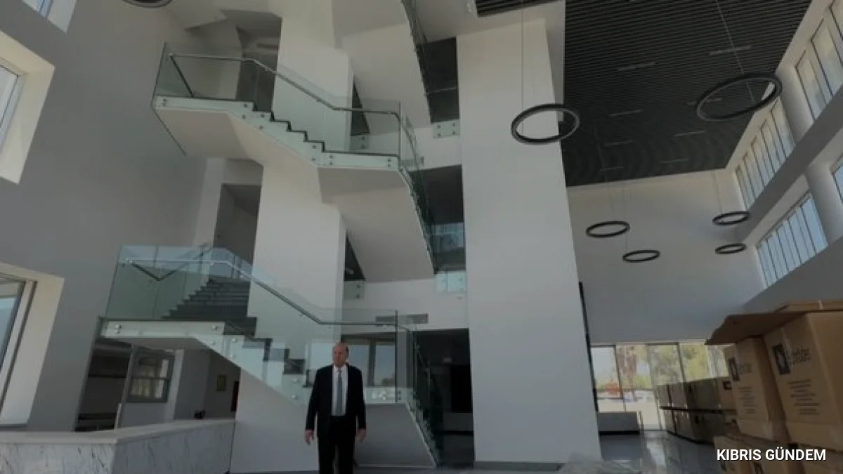 Yeni Girne Hastanesi hizmete açılmak için gün sayıyor