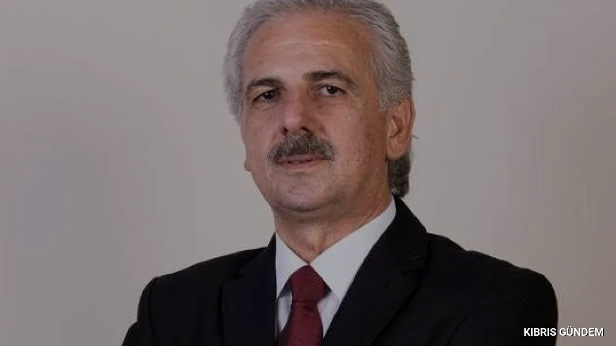 Enver Hoca Yeniden Doğuş Partisi üyeliğinden istifa etti