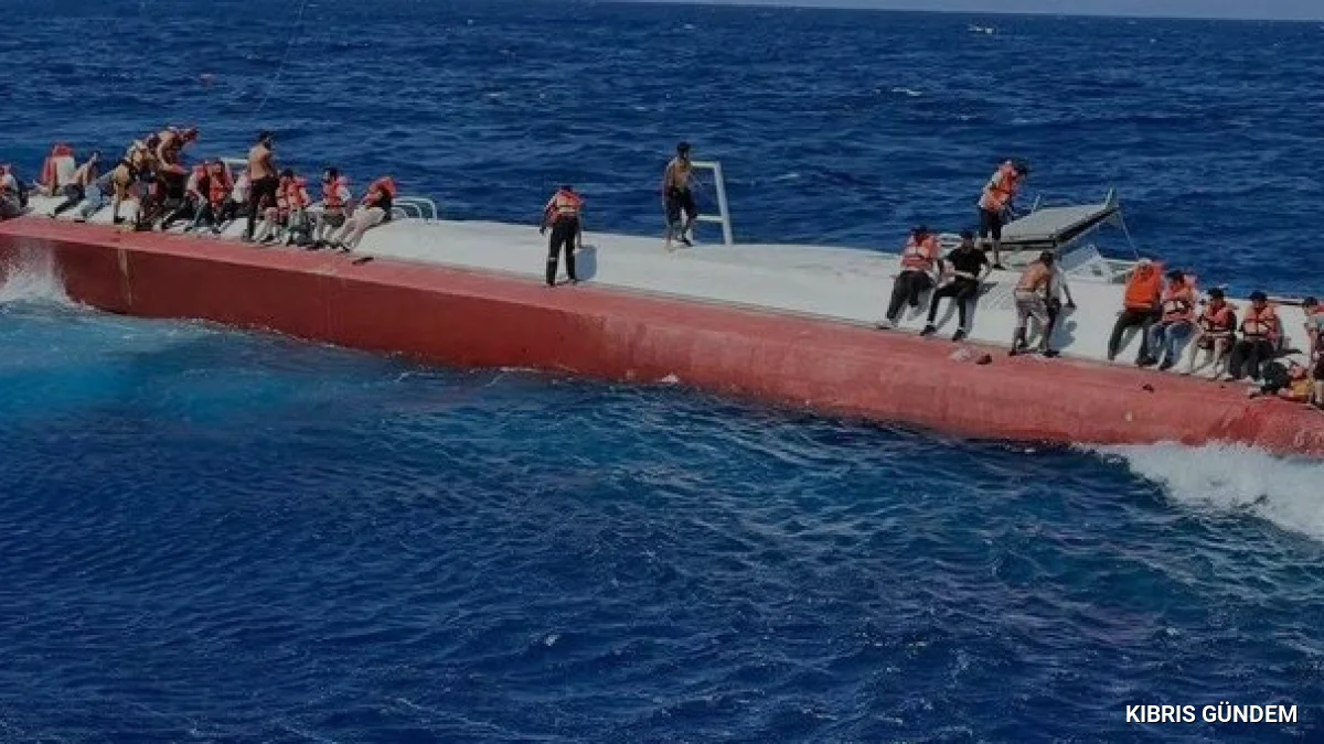 Girne açıklarında batan gemide 23 kişiye ulaşılmaya çalışılıyor