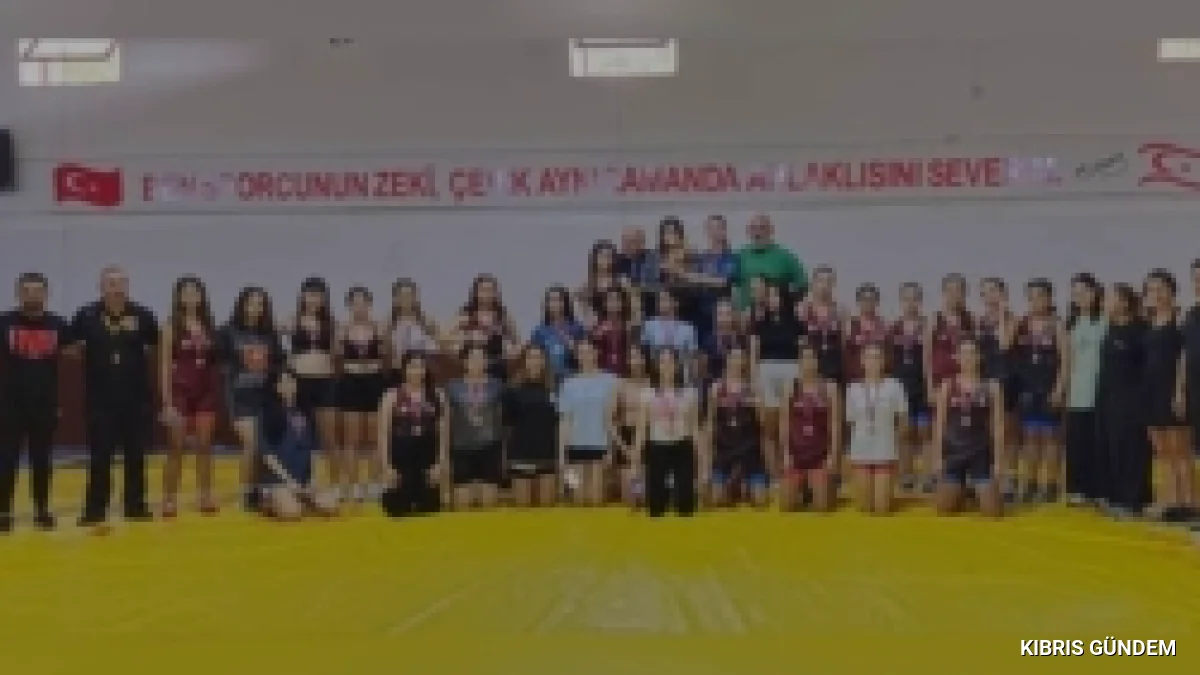 KKTC Kadınlar Serbest Güreş Şampiyonasında Takım Rekabeti