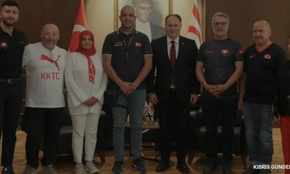 Ziya Öztürkler T-Bikers Türk Motor Kulübü heyetini kabul etti